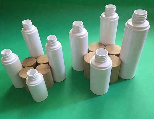 HAUSTIER kosmetische Emulsionsflaschenhautpflege-Wasserplastikflasche mit hölzerner Bambuskappe